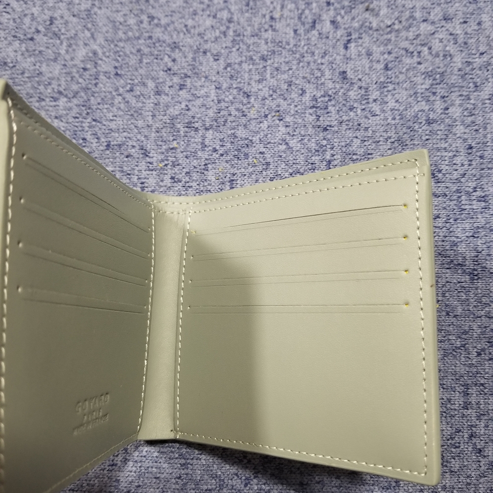 Sophisticated Cream Leather Card Holder
